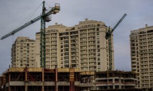Prédio em construção na Barra da Tijuca. Foto: Dado Galdieri / Bloomberg
