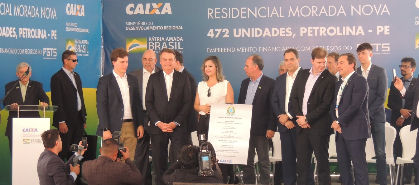 Presidente Bolsonaro inaugura residencial pelo Minha Casa Minha Vida em Petrolina durante visita ao Nordeste. — Foto: Juliane Peixinho